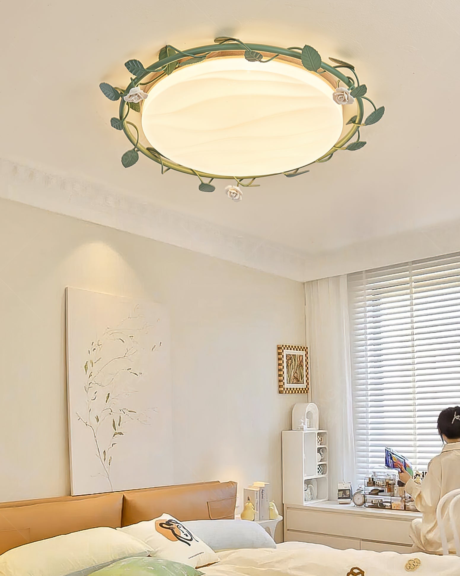 lush Mount Ceiling Light with Leaf Design